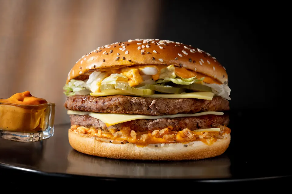 麥當勞牛肉漢堡界的霸王「Big Arch霸牛堡」