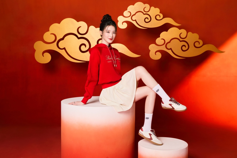 2026 新年球鞋：SKECEHRS 經典德訓鞋 HOTSHOT 新年主題新款