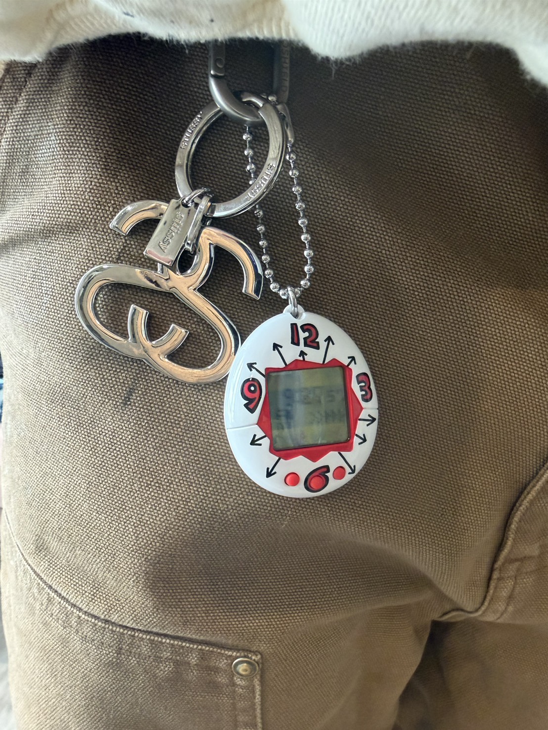 細品 UNIQLO x Tamagotchi 電子雞！不只是電子寵物，更是潮流配件！