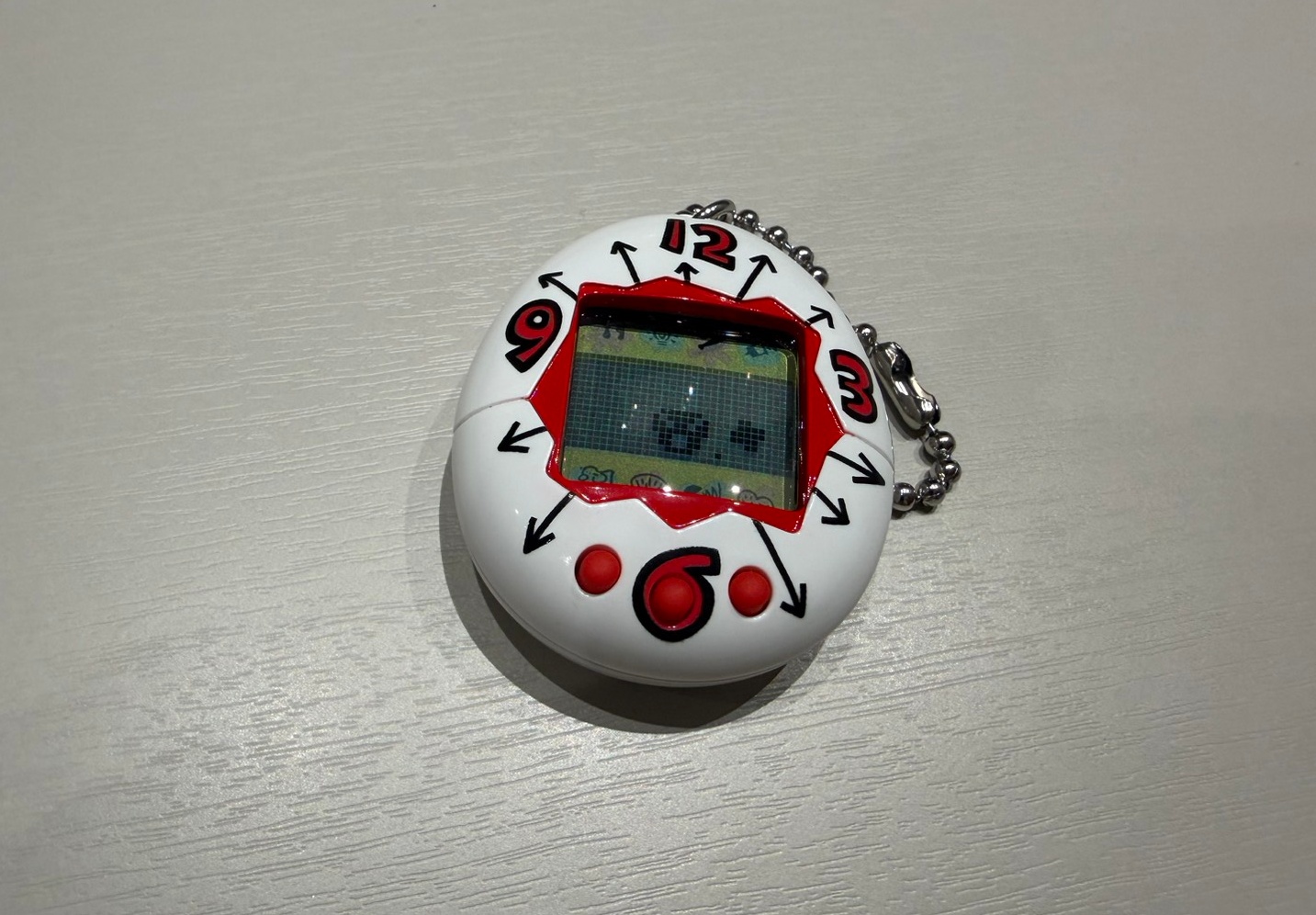 細品 UNIQLO x Tamagotchi 電子雞！