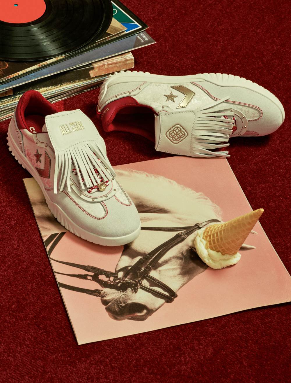 2026 新年球鞋：Converse Run Star Trainer 馬年流蘇版