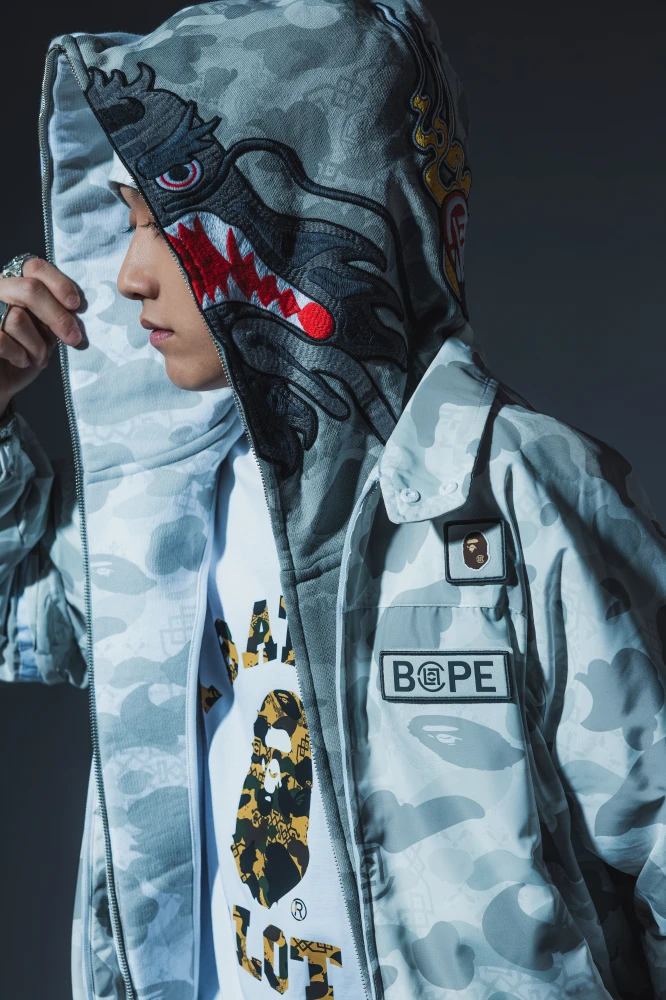 BAPE® × CLOT 全新膠囊系列正式發布，經典 Camo 配上絲綢唐裝必須收！