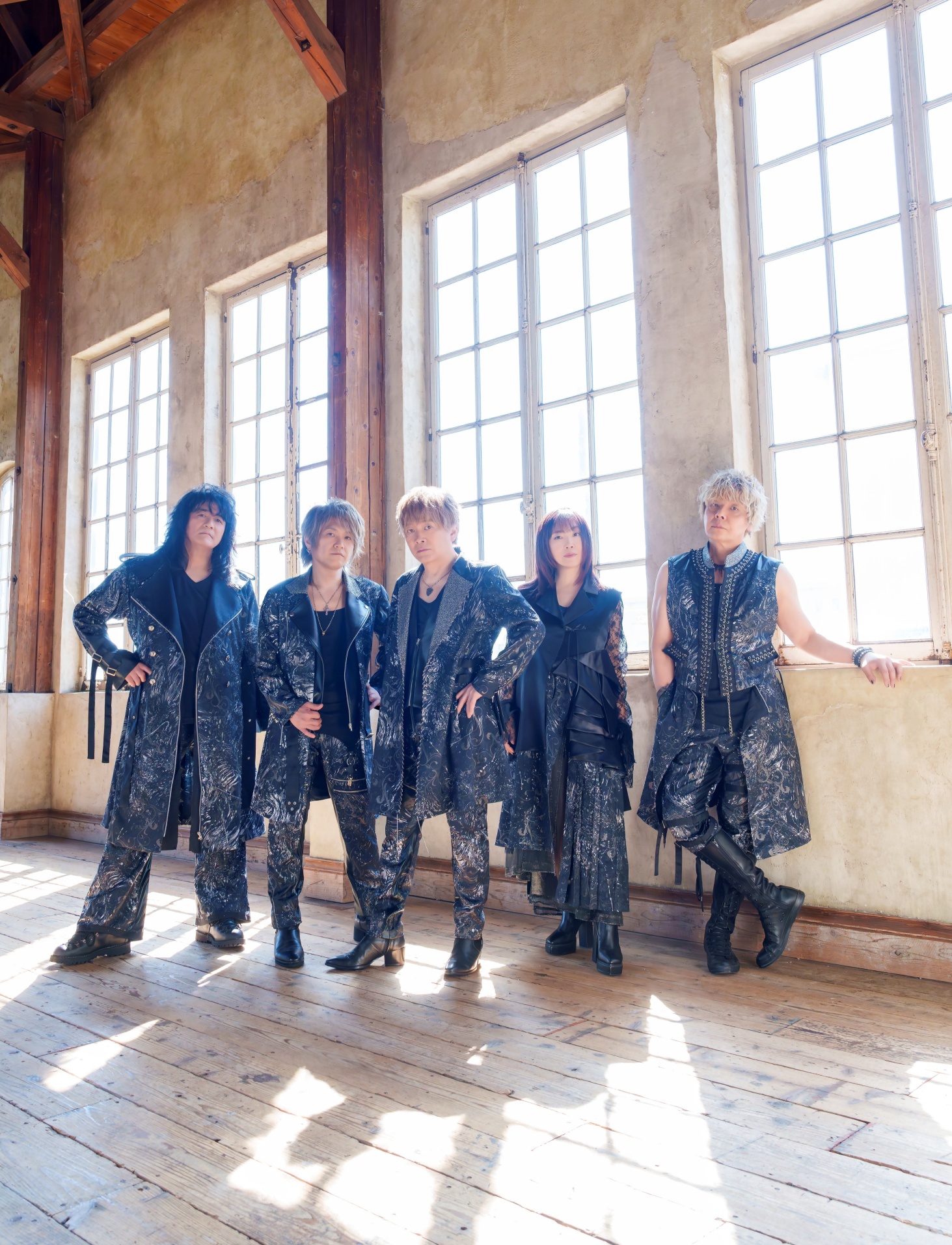 由 JAM Project 演唱此次艾力克斯角色主題曲。