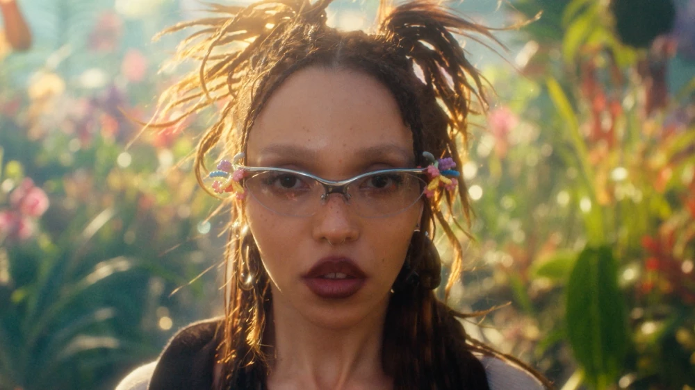 GENTLE MONSTER 推出 2026 BOUQUET 系列以植物為靈感打造優雅設計