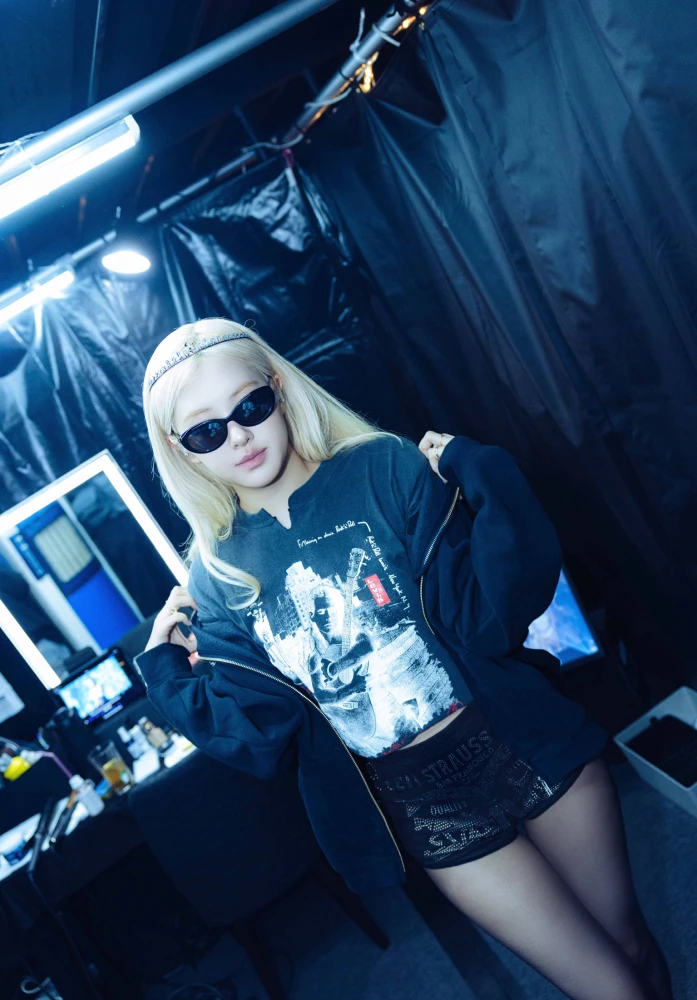 BLACKPINK 世巡東京站 Rosé 的服裝造型幫你神到了！來自 Levi’s 的丹寧 x 搖滾元素！