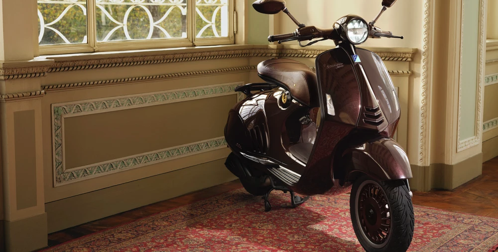 Vespa 946 馬年特仕版