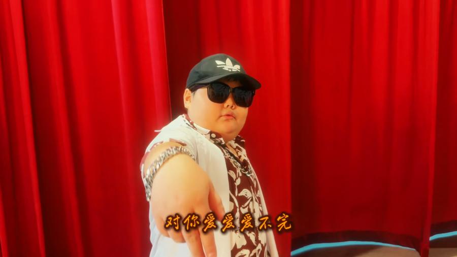 張邦勤來自馬來西亞新山，目前 12 歲就讀小學四年級。