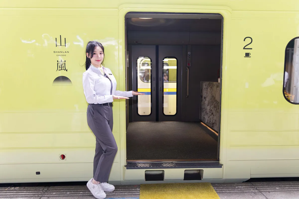 山嵐號首度駛入「臺灣糧倉」賞嘉南平原黃金稻浪、獨家停靠西部歷史雙小鎮