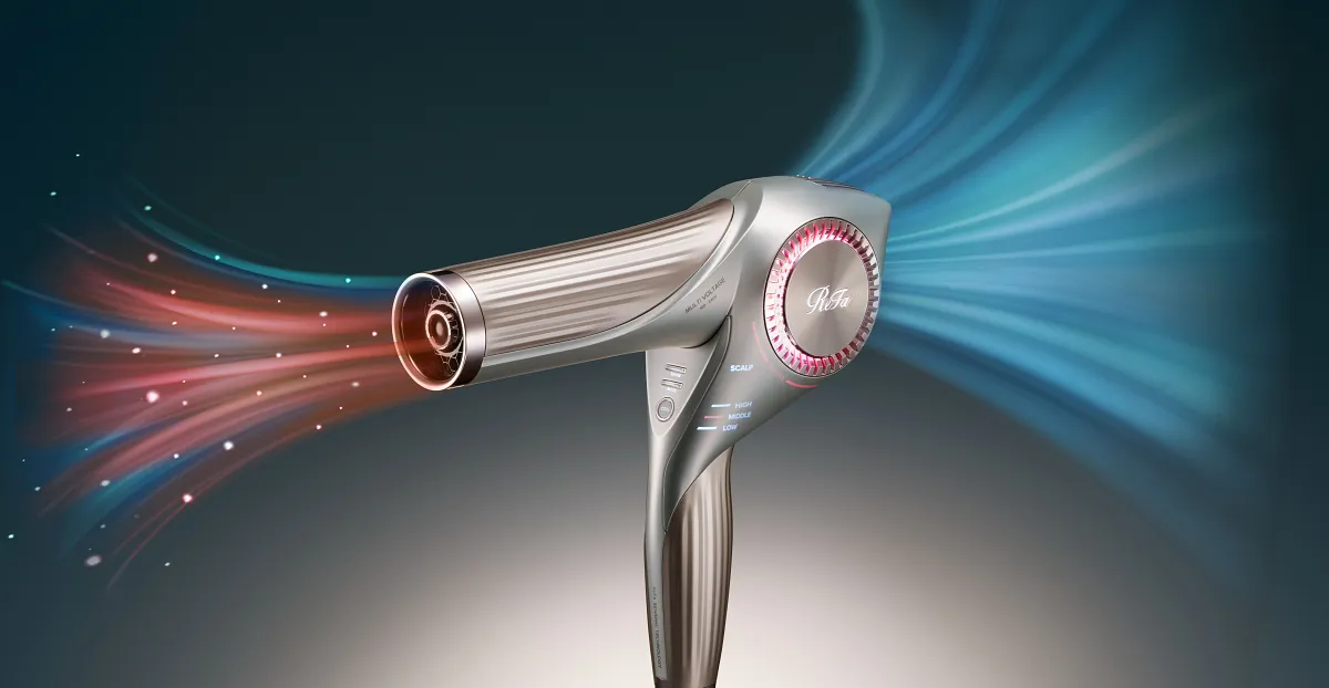 ReFa 深入研究專業美髮師的感知技巧，透過智能溫控 x 水潤負離子雙效科技，讓髮絲回到最理想的健康狀態。（恆隆行提供）