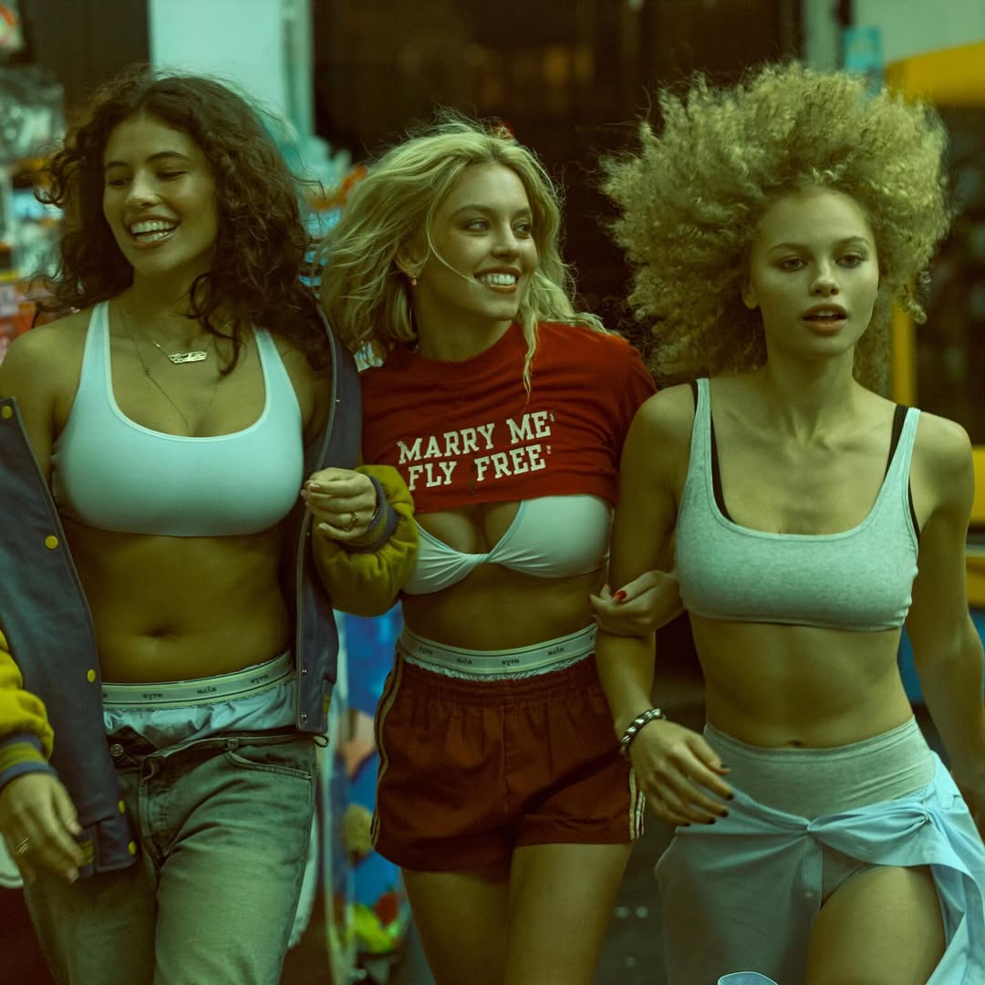 美乳女神席德妮史威尼主理內衣品牌 SYRN 新系列Midnight Snack釋出