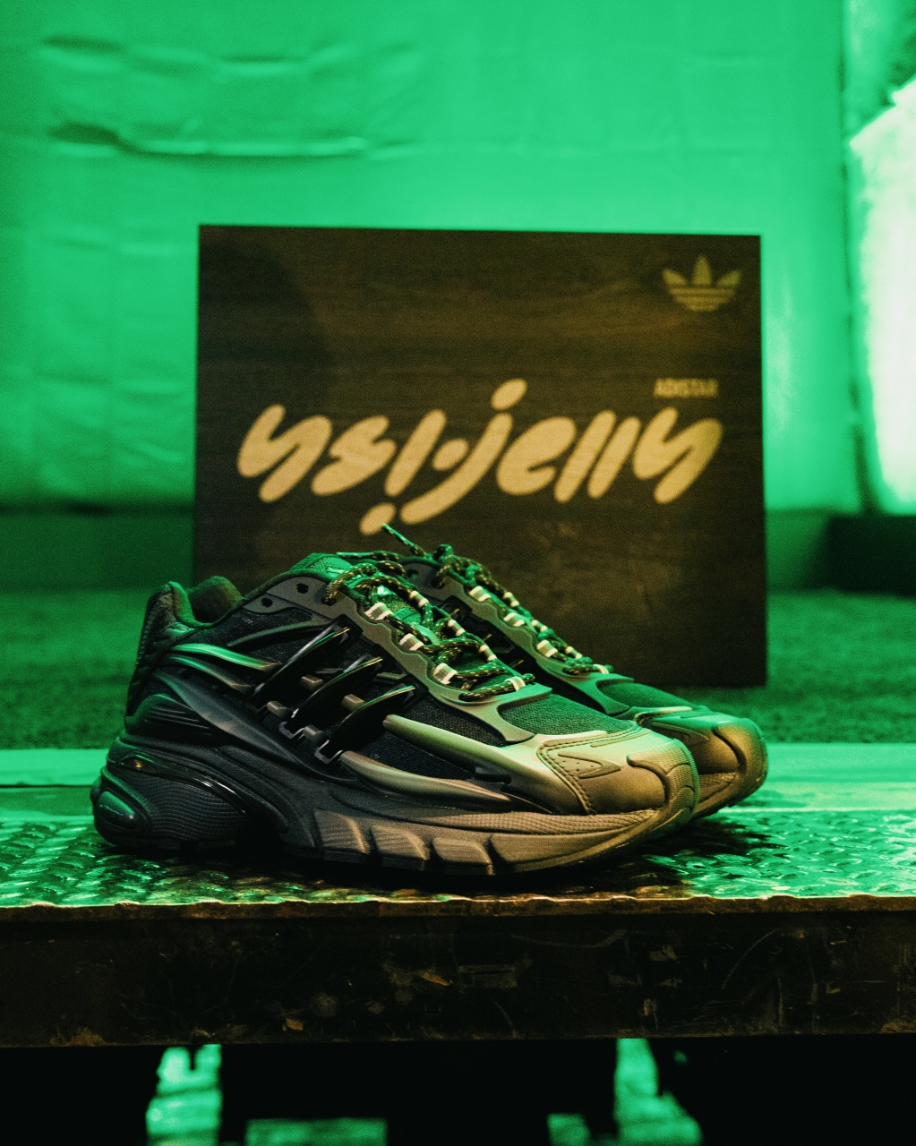 adidas Originals x Pharrell Williams 全新鞋款 VIRGINIA Adistar Jellyfish
