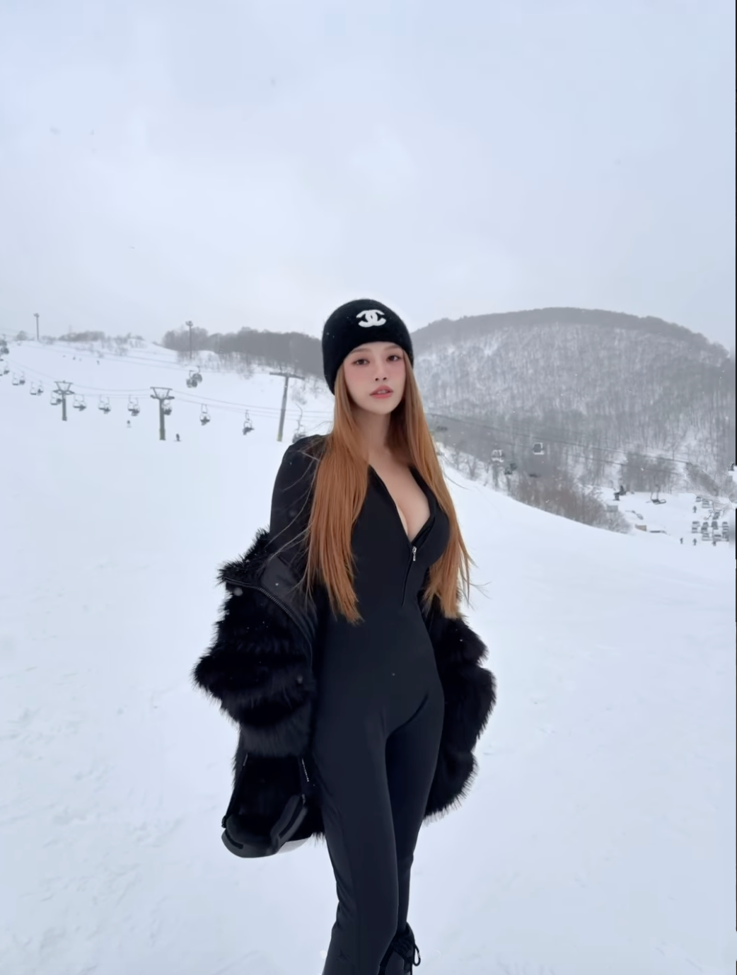 北一女神 蔡瑞雪解鎖滑雪穿搭，毛絨外套下竟藏「超兇」誠意，帥氣與性感並存