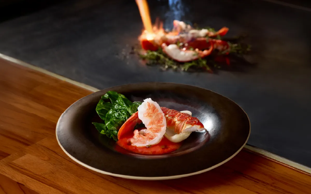 阪前鐵板燒 2026春夏新菜套餐單品_香草燻龍蝦佐蘿勒番茄