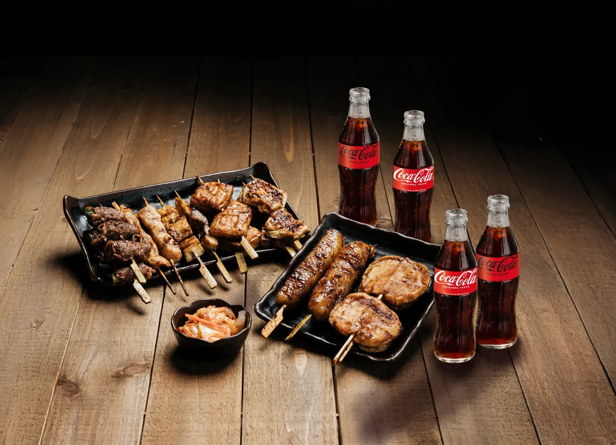 「可口可樂」與柒息地串燒居酒屋共同打造「完美嗨 Coke！」組合餐，推出雙人套餐 售價599元