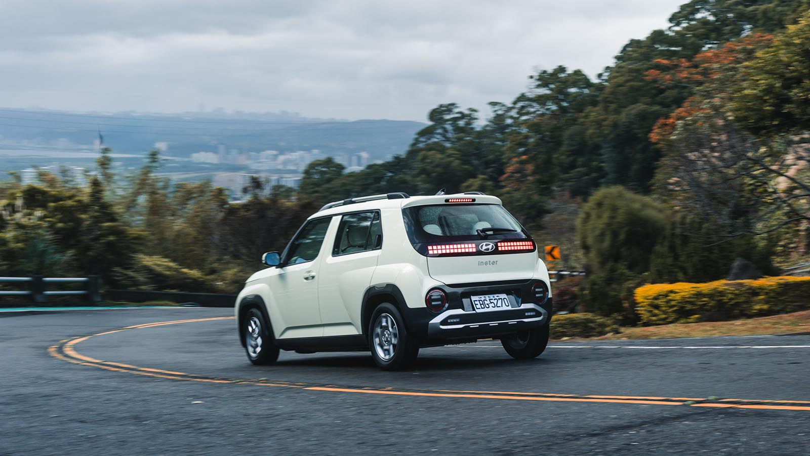 Hyundai Inster EV450-6