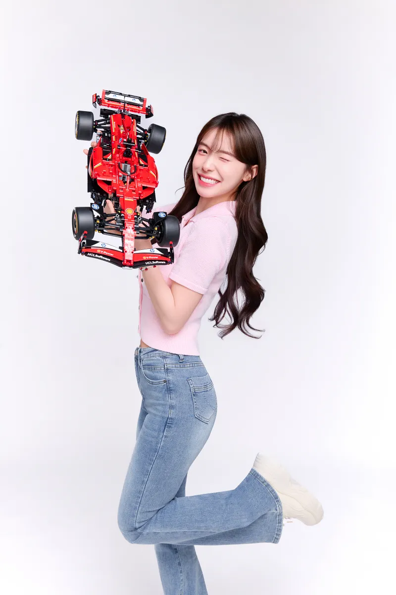 「樂高玩樂夥伴」李多慧示範如何在日常生活中透過拼砌找回創造與放鬆的時刻，讓生活多一點玩味。