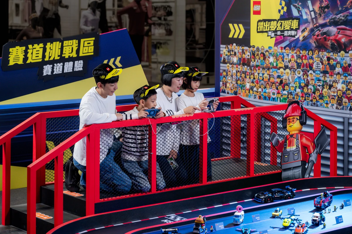 「賽道挑戰區」操控賽車體驗速度競逐的刺激快感