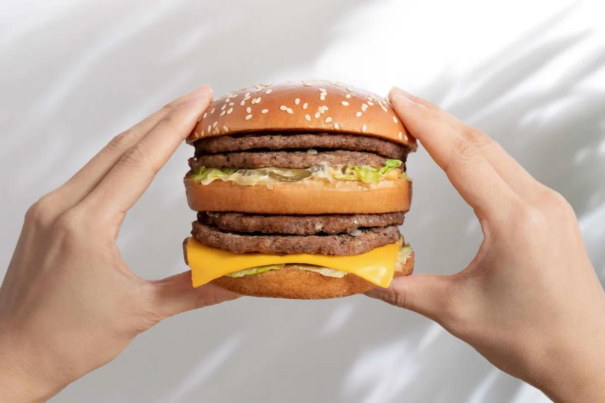 無敵大麥克、香雞大麥克限時回歸！15 層霸氣堆疊