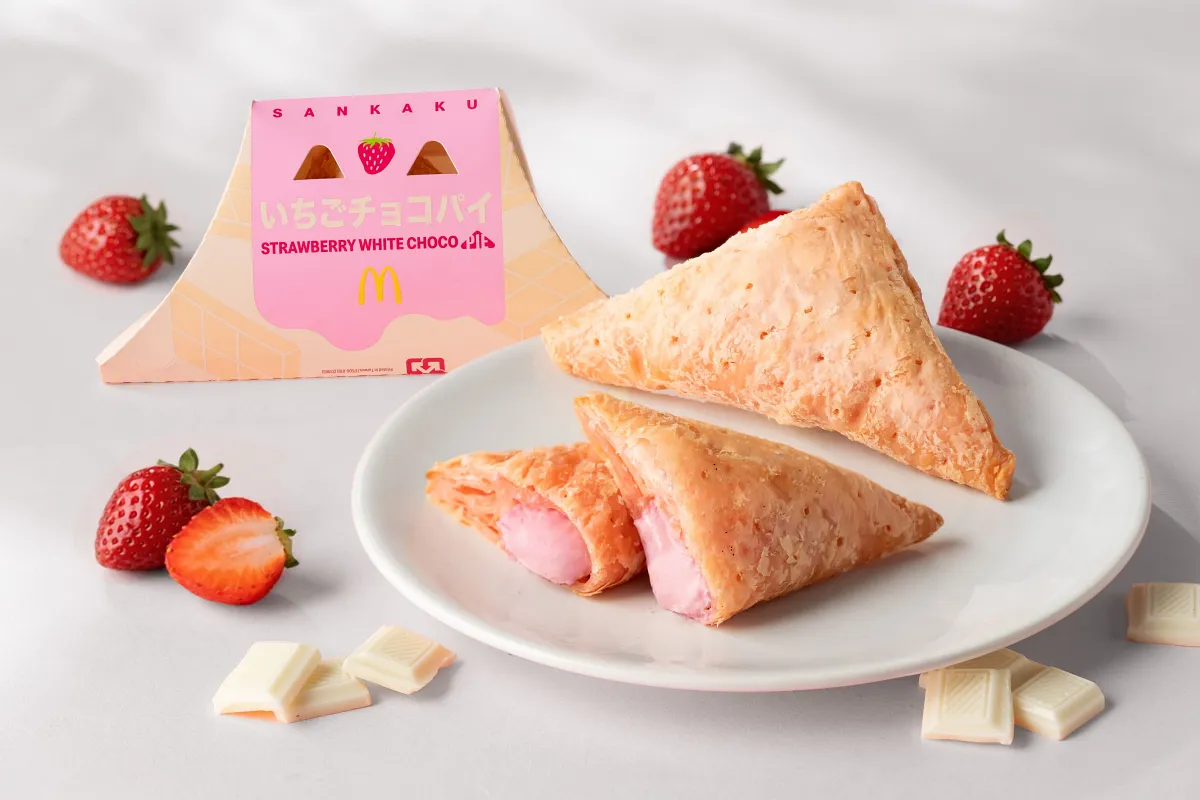 日本麥當勞熱銷人氣甜點「草莓白巧克力三角派」3/18首度登台亮相！