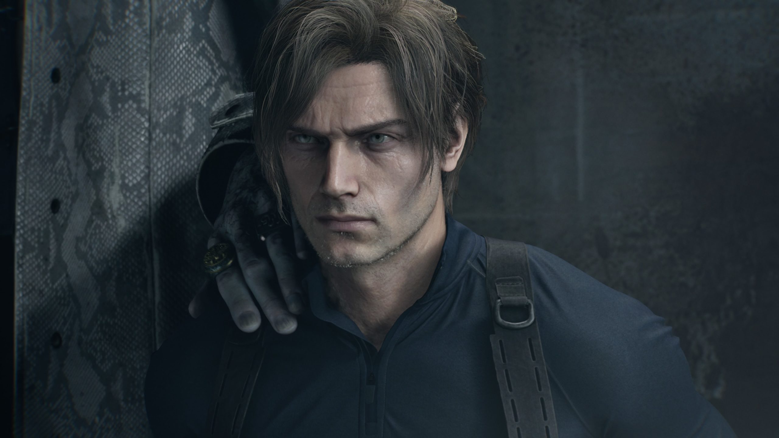 里昂的話就是射爆、砍爆，反正萬能小斧子能磨 XD。