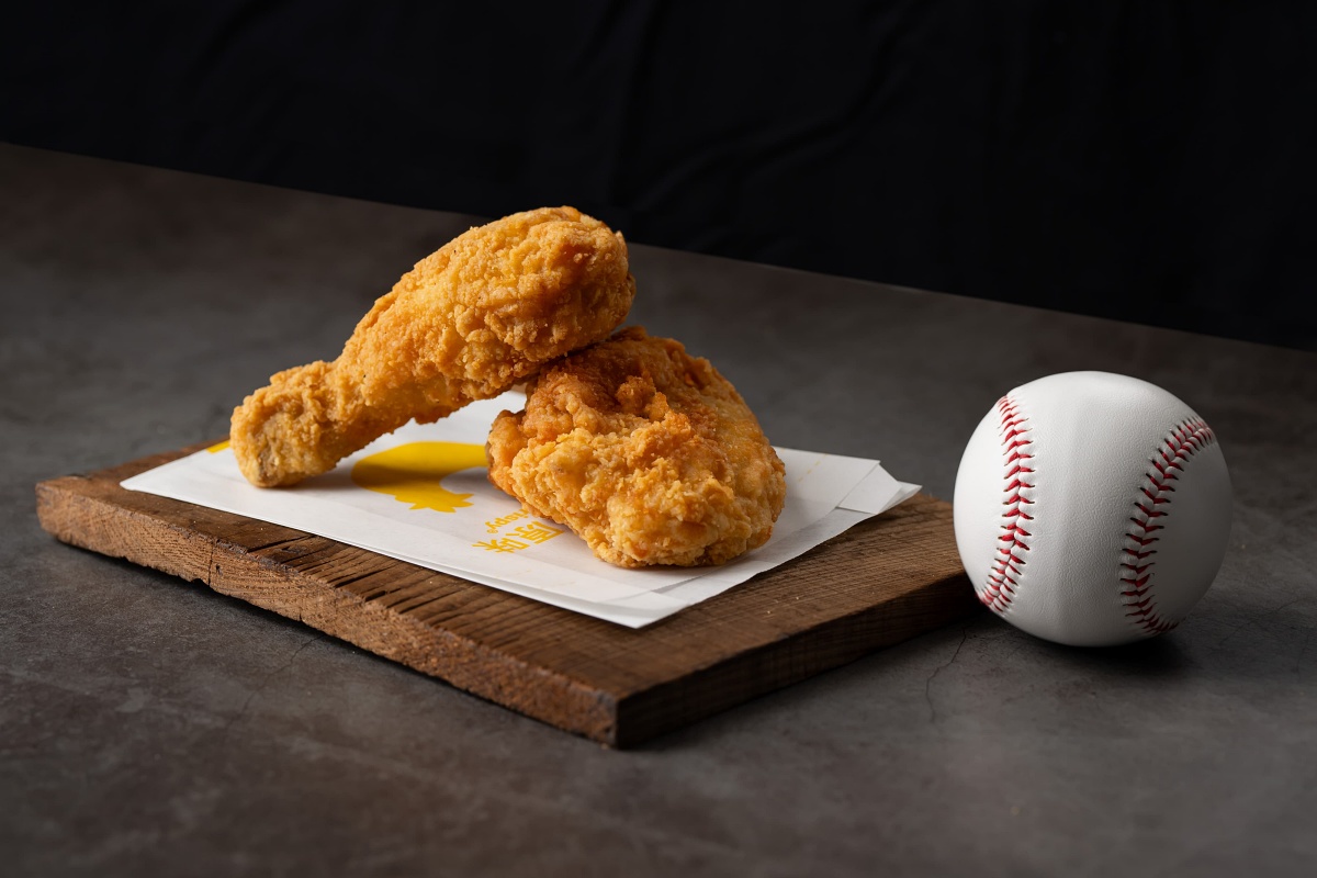 感謝台灣英雄們的熱血拚戰與全台的相挺支持，麥當勞3/9限定「麥脆鷄腿買一送一」優惠