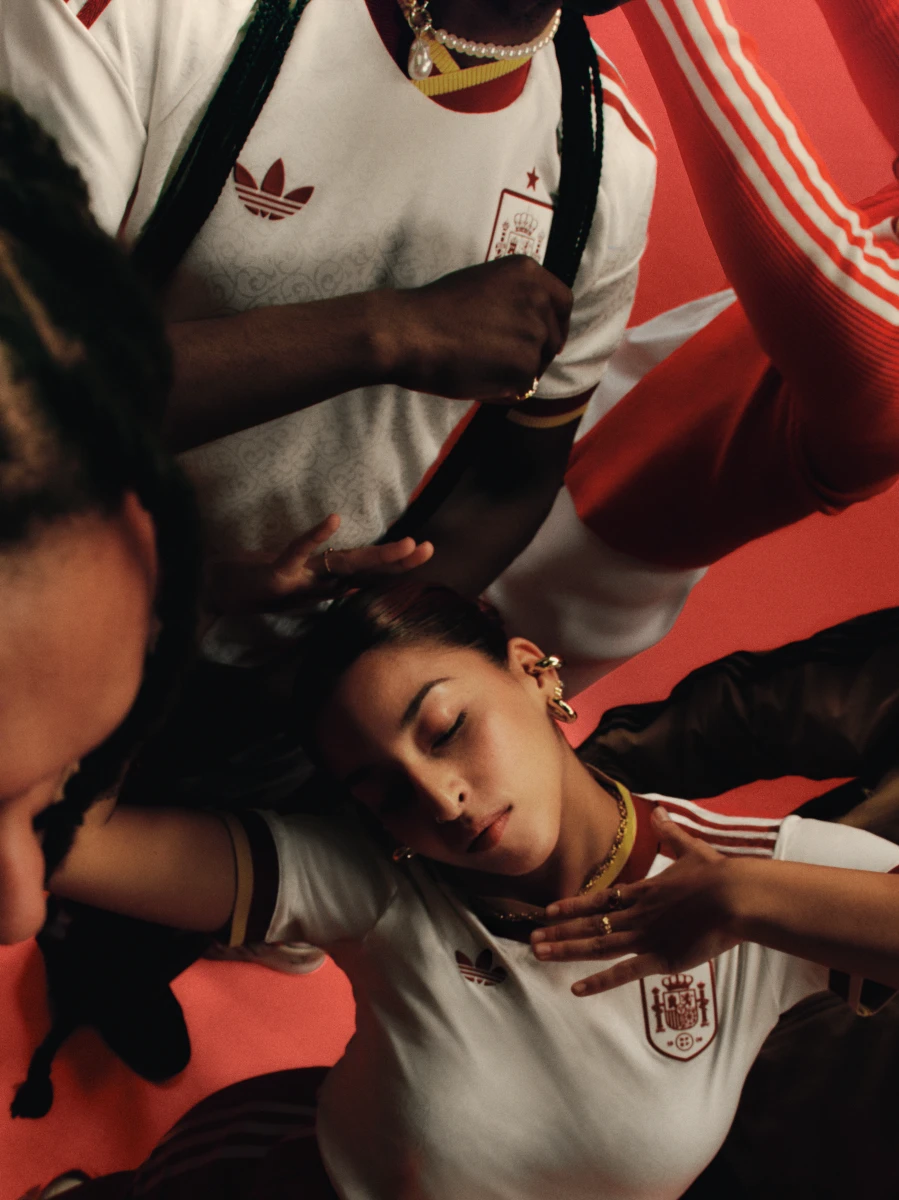 三葉草睽違 36 年回歸，adidas 世界盃球衣迎來復古新篇章