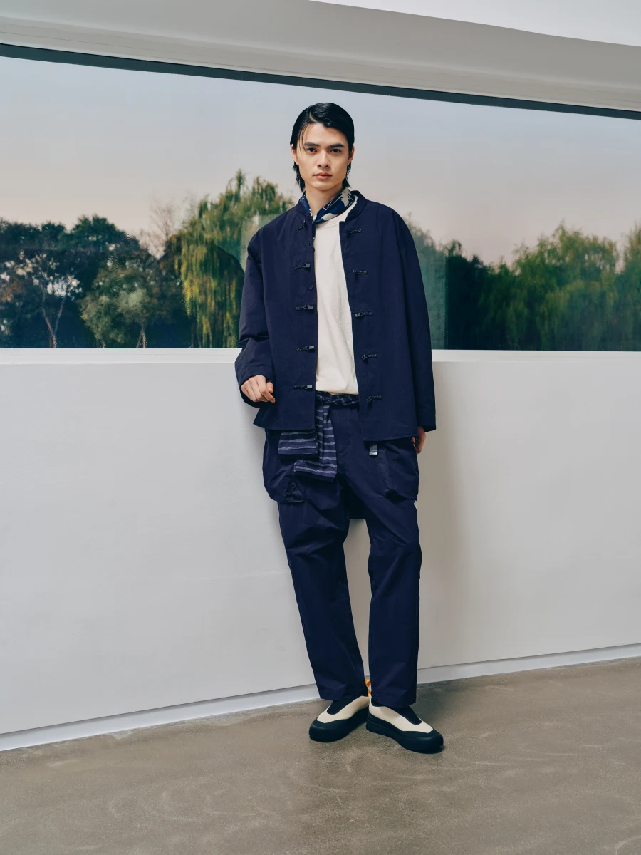 男款藍色 DWR 防潑水外套