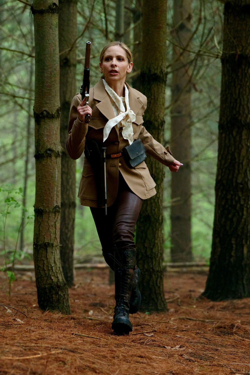 莎拉·蜜雪兒·吉蘭在本片飾演掌握權力核心的家族成員之一