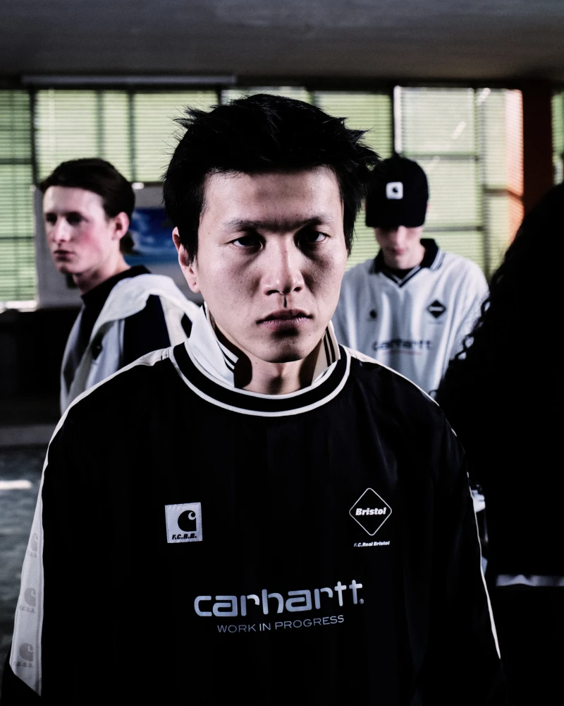 Carhartt WIP x F.C. Real Bristol 首次聯名系列登台，工裝 x 足球太燒！