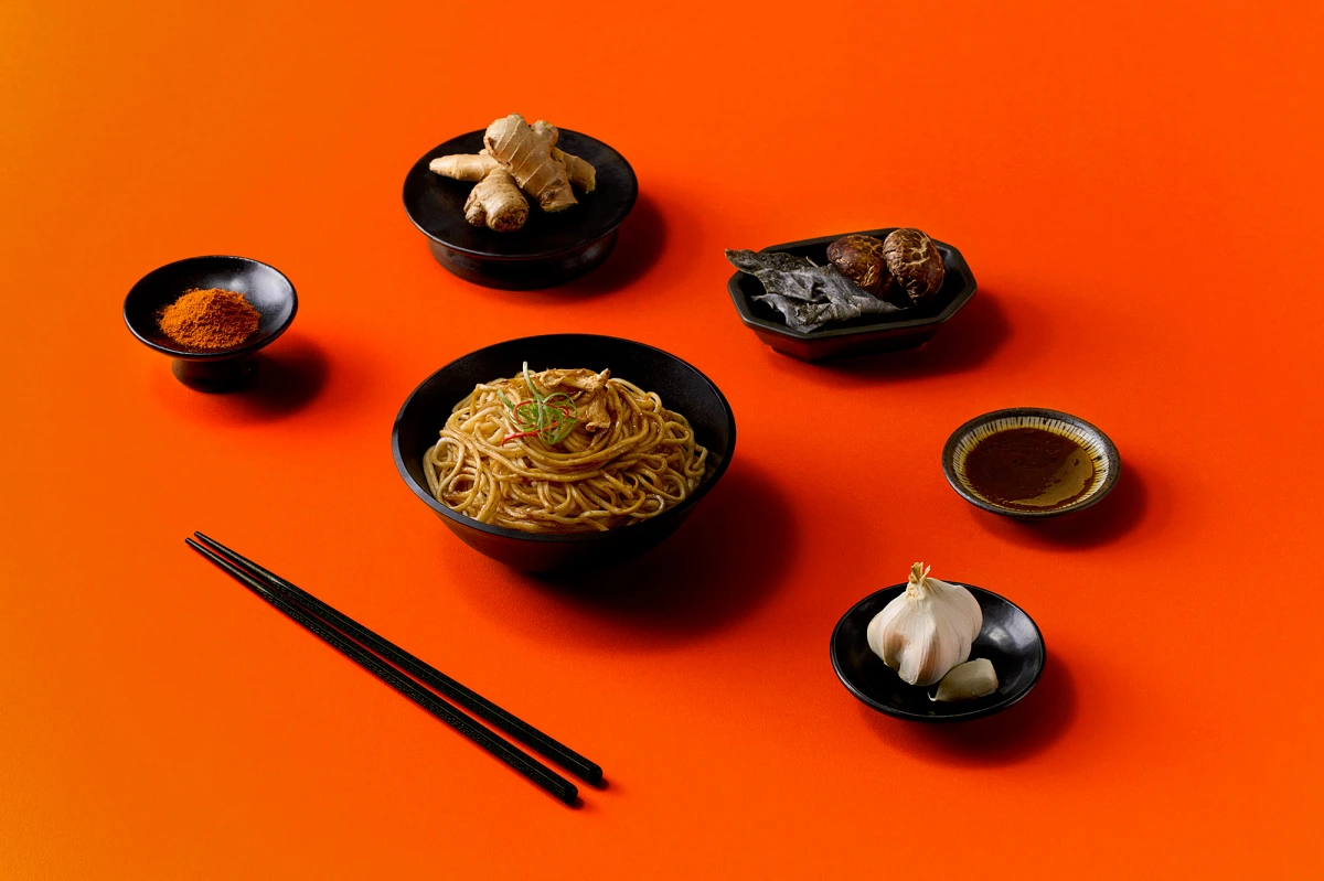 HōSSET 虎勢三杯薑香素麵以老薑慢煸磨泥,重現經典台式靈魂