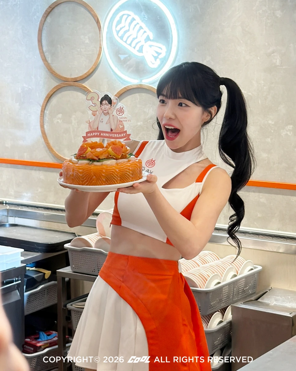 爭鮮特別準備「爭鮮玫鮭花蛋糕」提前慶祝李多慧來台即將滿三周年