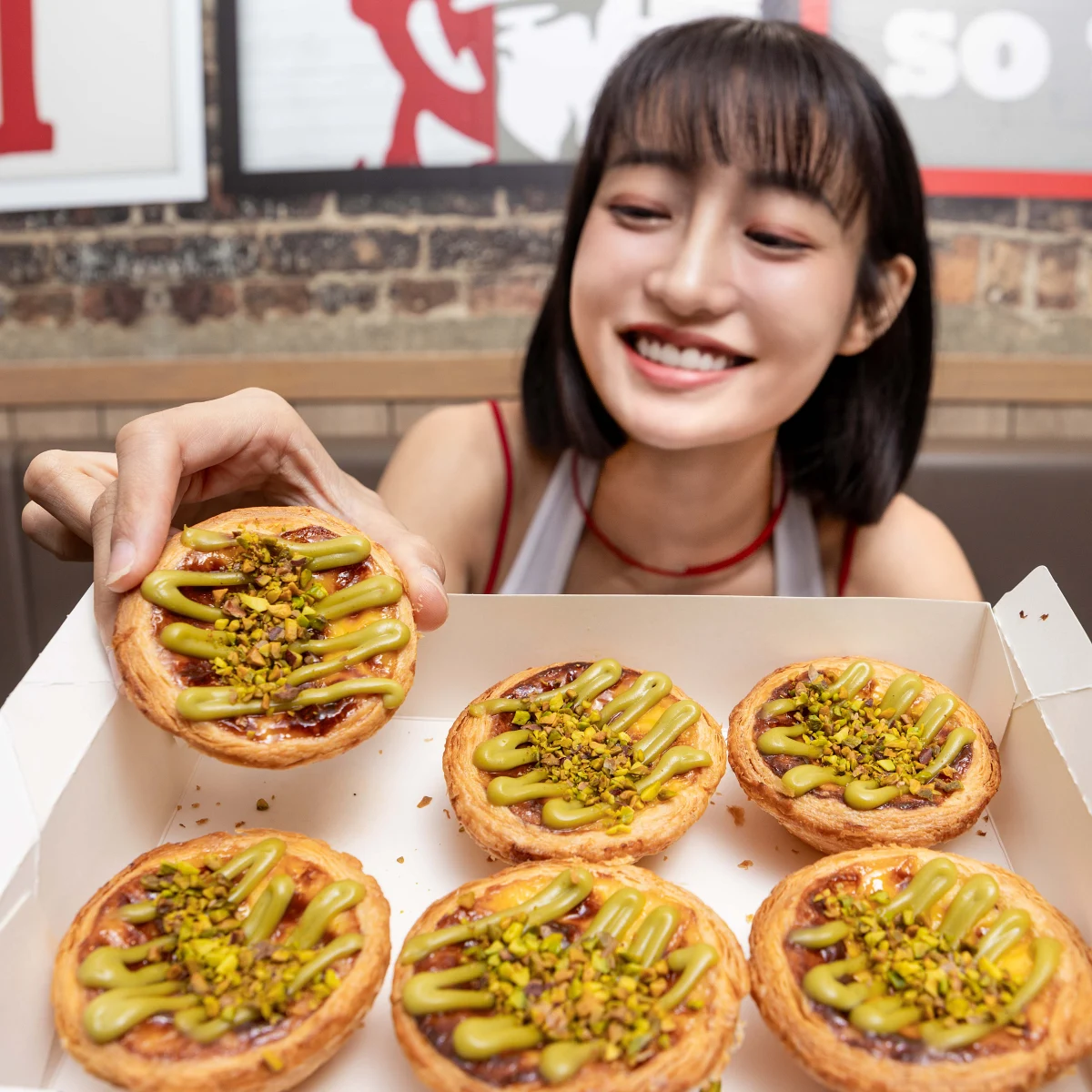 肯德基「開心果脆粒蛋撻」自4月28日起至7月6日止全台僅限時販售10週。