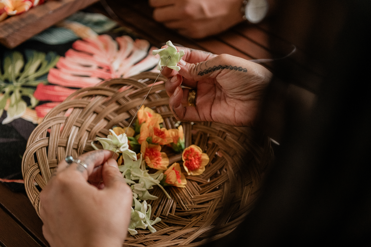夏威夷花環皆為親手編織