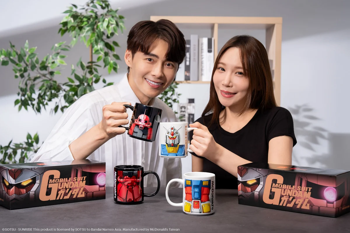 麥當勞鋼彈雙機體馬克杯組要收