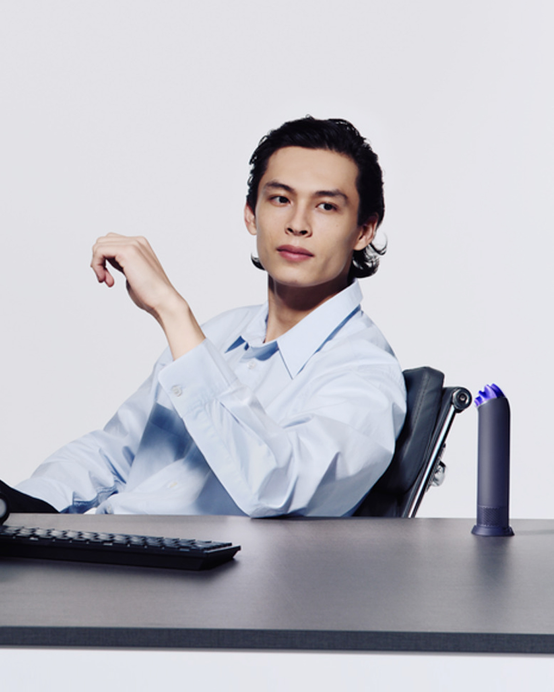Dyson 推出首款手持風扇 HushJet Mini Cool