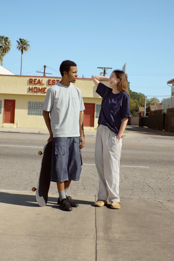 ENGINEERED GARMENTS x GU 全新春夏聯名登場,標誌性不對稱設計再次顯現!