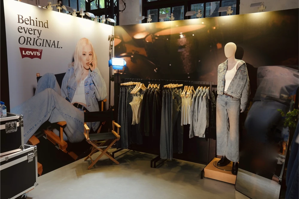 ROSÉ 的《Backstory》