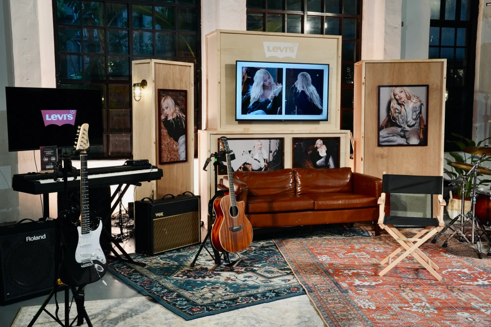 ROSÉ 的《Backstory》