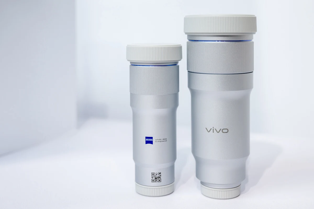 X300 Ultra首度搭載雙兩億畫素蔡司鏡頭，並搭配全新「vivo蔡司長焦增距鏡Gen 2 Ultra」與「vivo蔡司長焦增距鏡Gen 2」，構築完整的蔡司大師鏡頭群。