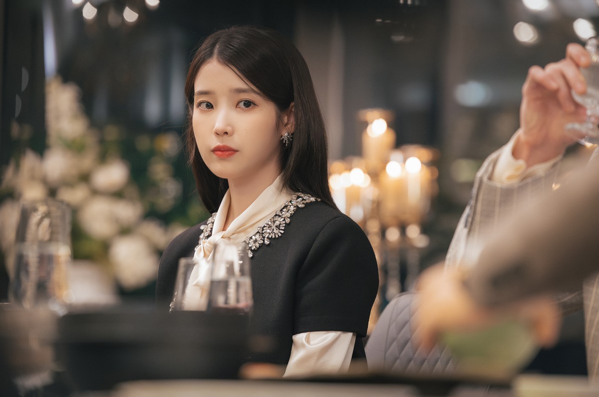 IU(李知恩)、邊佑錫主演的韓劇《21世紀大君夫人》