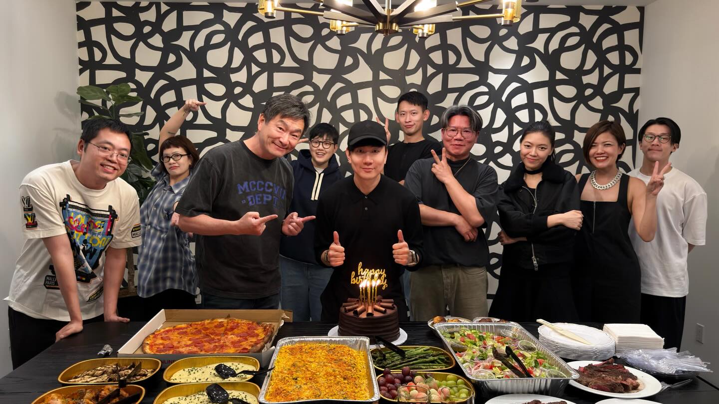 今年3月JJ 慶生會上未見小 21 歲女友七七 Annalisa身影而掀起分手猜測