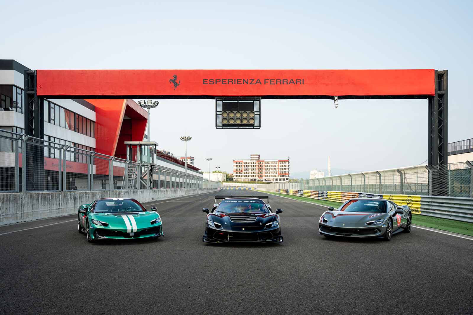 Ferrari 296 Family-1