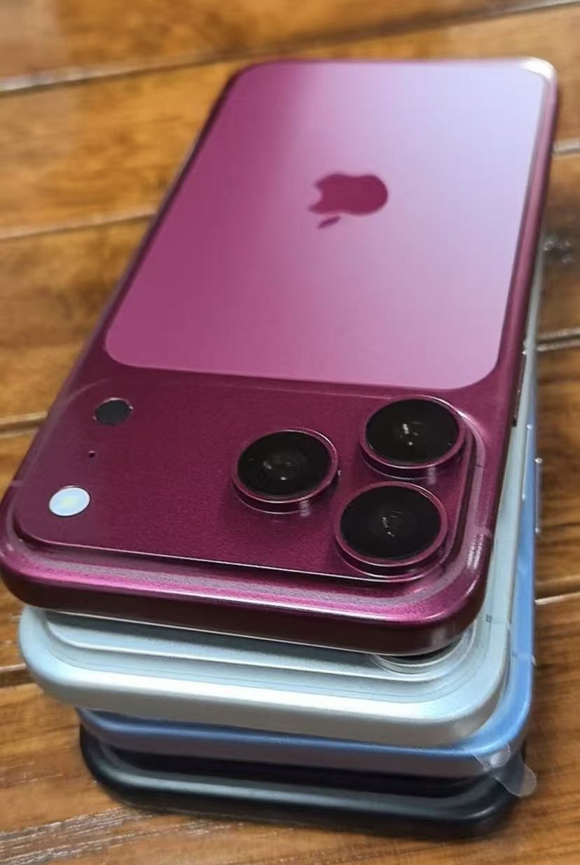 iPhone 18 Pro 模型機曝光!經典黑色正式回歸 果粉敲碗成功?