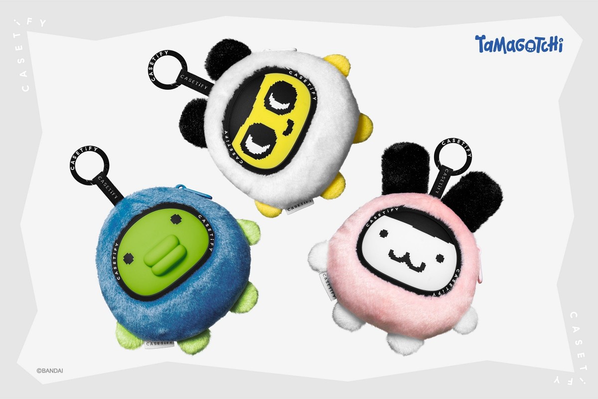 「Tamagotchi 絨毛耳機收納包」以 Mametchi、Mimitchi 與 Kuchipatchi 三位人氣角色為核心設計，能輕鬆收納藍牙耳機、小型隨身配件等日常小物