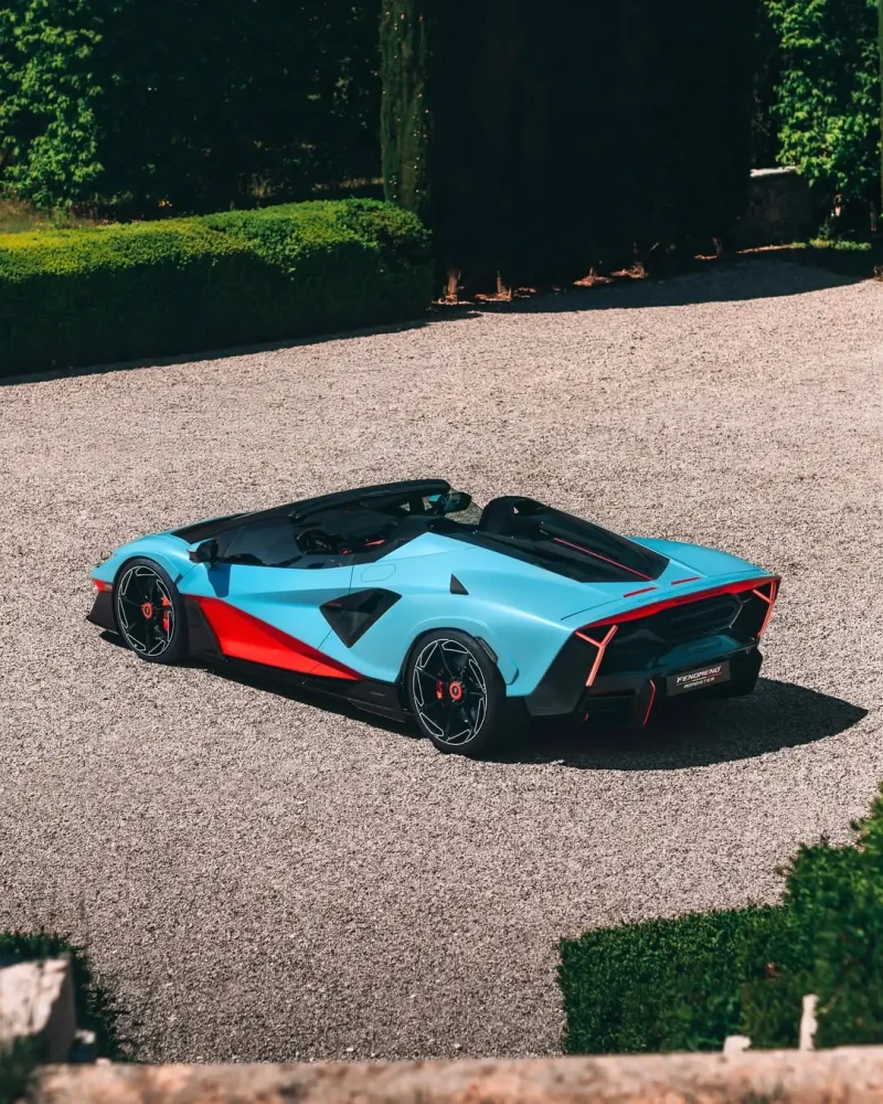 Lamborghini 最強敞篷超跑「Fenomeno Roadster」