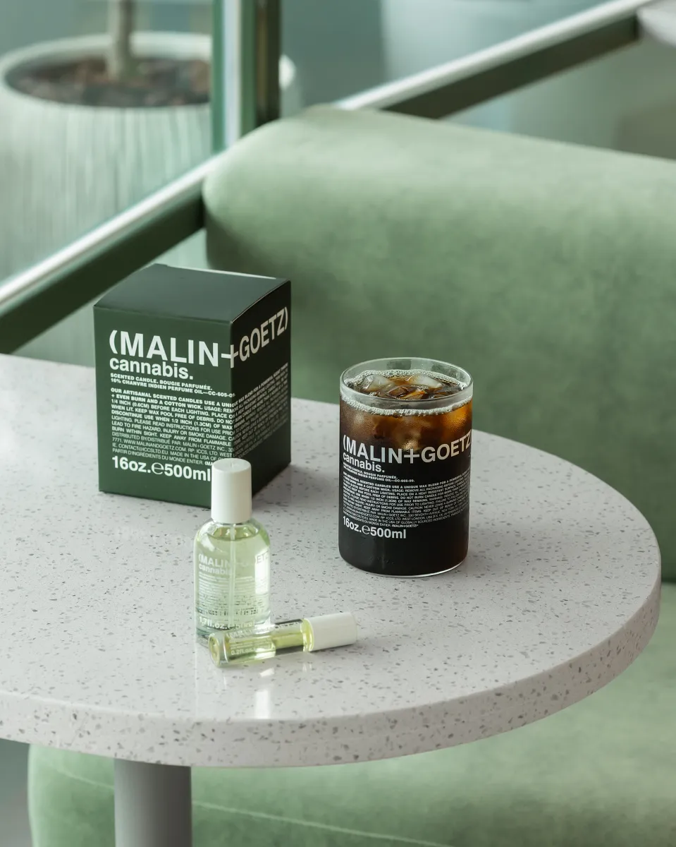 CAFE!N 攜手 MALIN+GOETZ 推「S!P THE CHILL」聯名企劃!大麻草香氛變身限定咖啡、托特包與生活選物