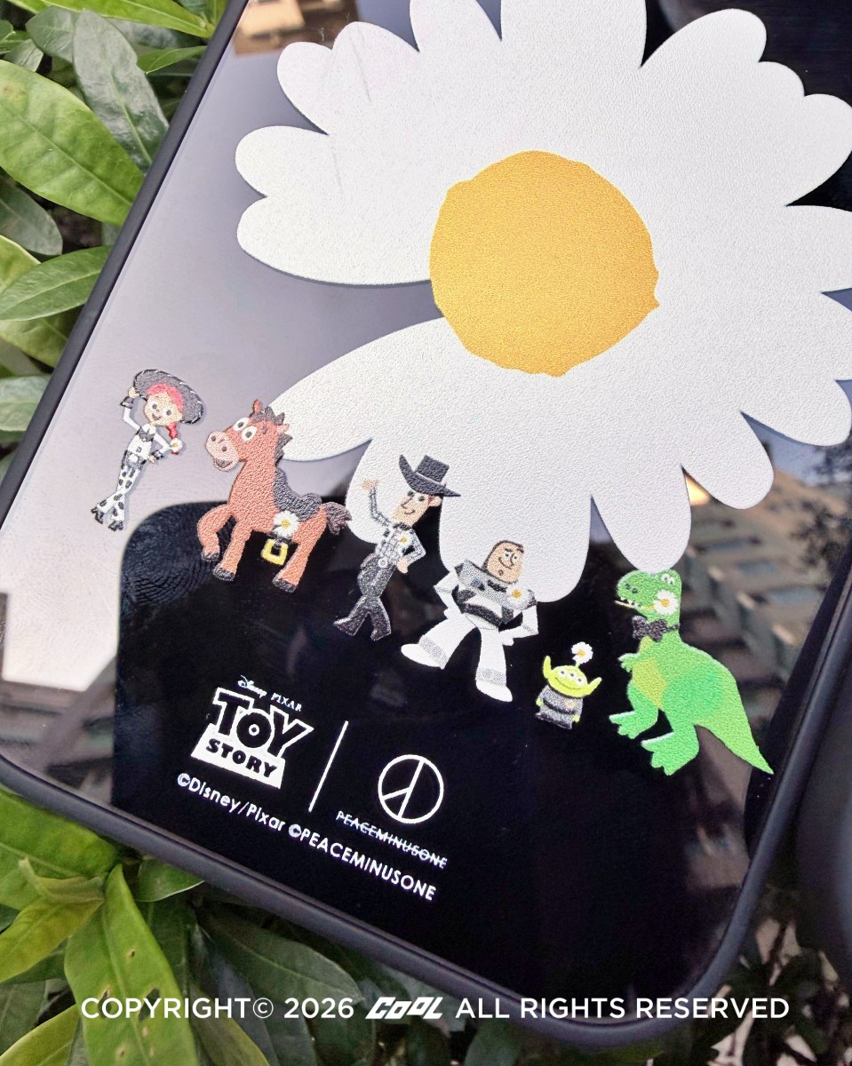 《玩具總動員》遇上 GD 小雛菊!PEACEMINUSONE x CASETiFY 聯名實物第一手開箱