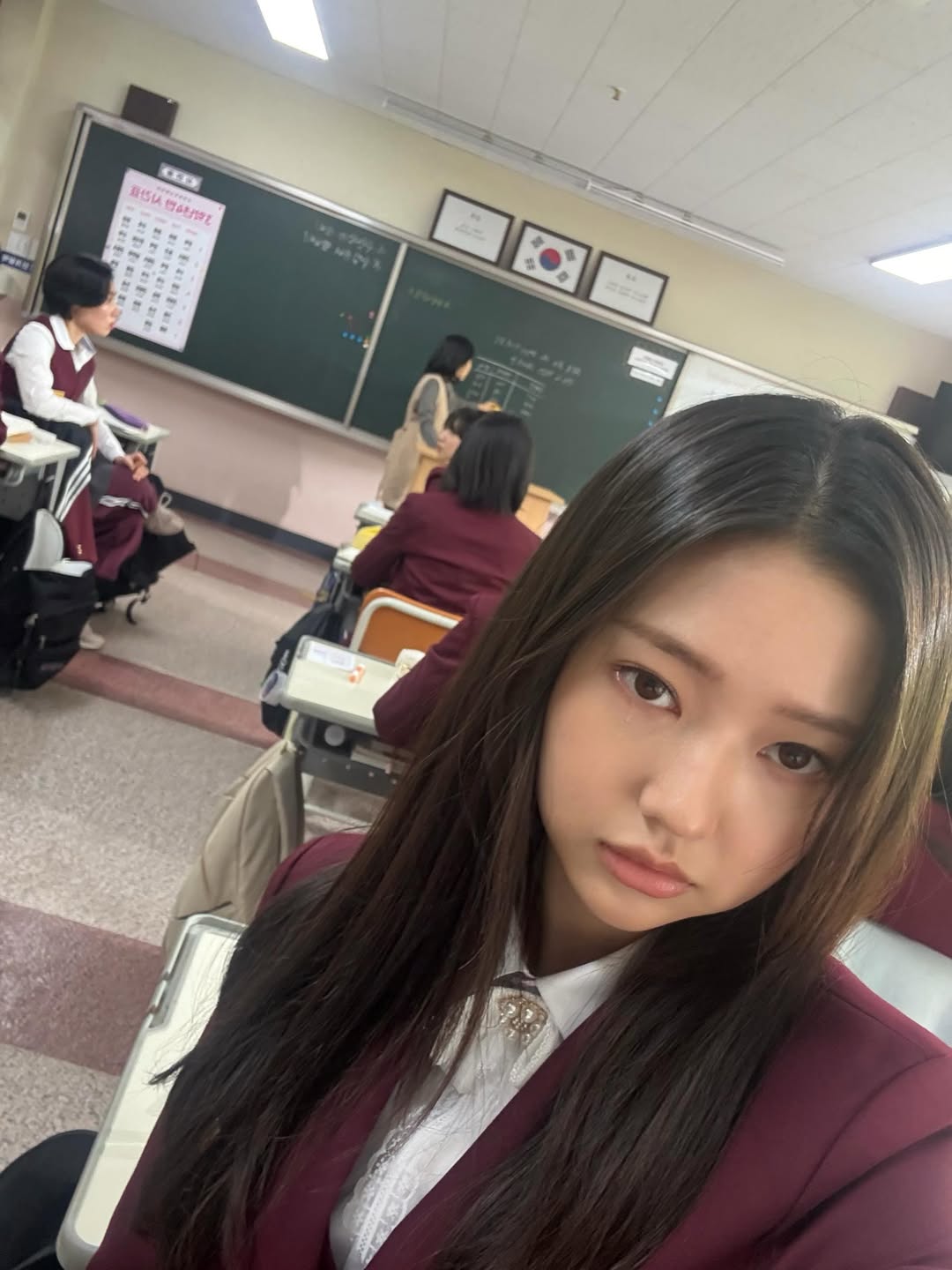 《鐵拳教育》韓芮梨是誰？劇中最惹人厭網紅學生爆紅，戲外 23 歲朴敘允反差超大