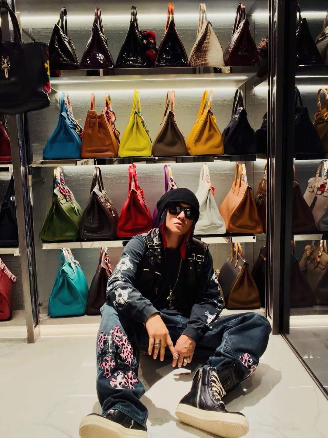 羅志祥曬自家超狂 Hermès Birkin包牆，市價恐破億元！