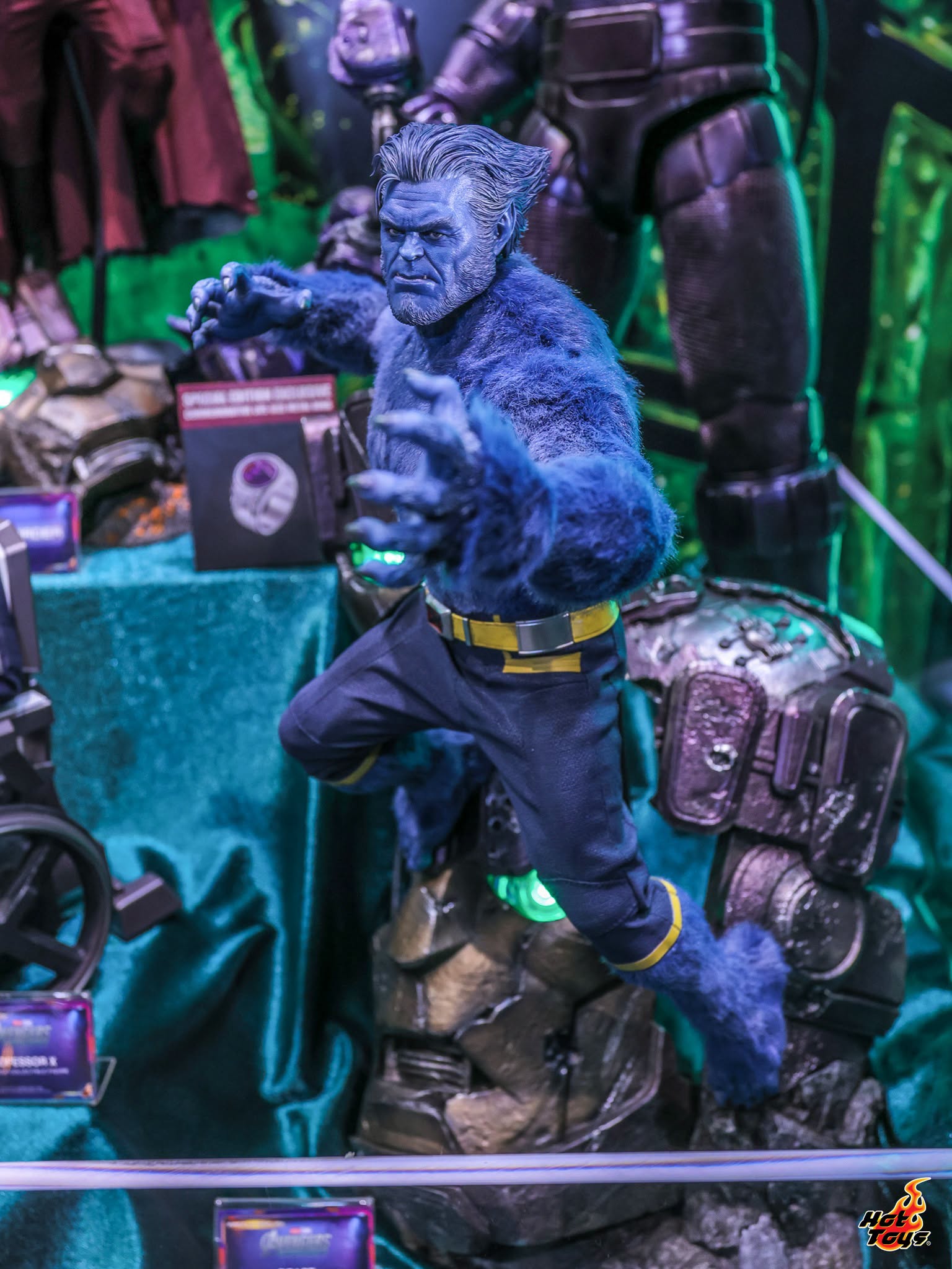 Hot Toys《復仇者聯盟:末日崛起》野獸 1/6 比例人偶